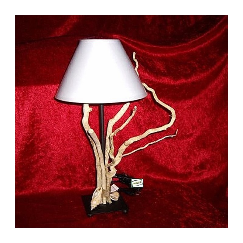 Lampe en bois flotté