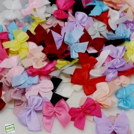 50 petits noeuds multicolores