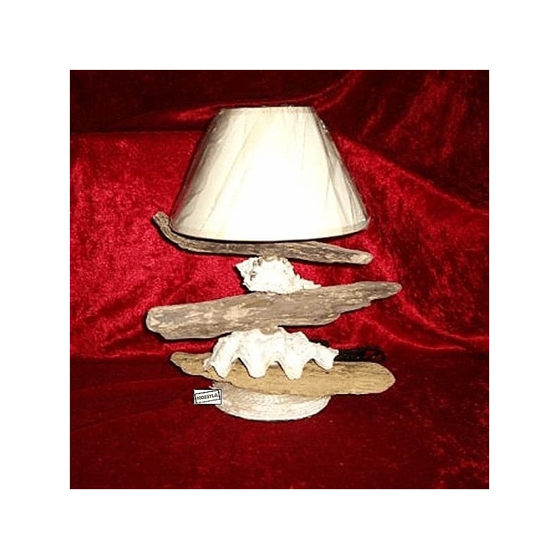 Lampe en bois flotté