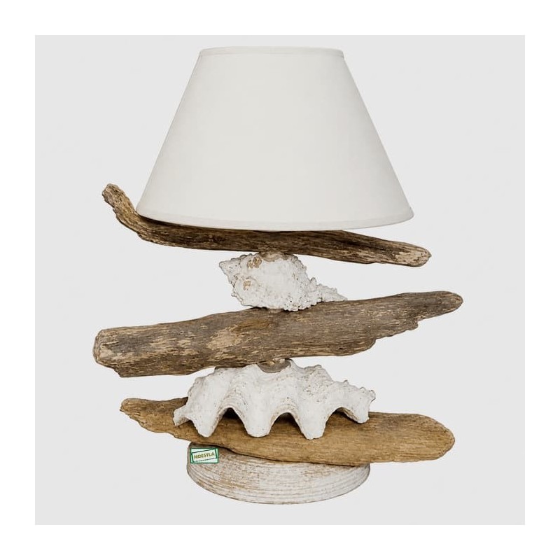 Lampe en bois flotté