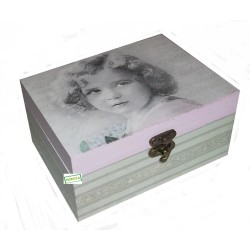 Boite en bois Fillette serviettage